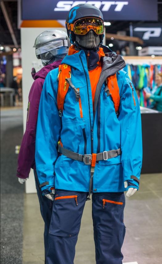 The Vertic GTX 3L from Scott is Dane Todor's outerwear of choice. The 3-layer Gore-Tex piece has a losse bomber fir with many key details.