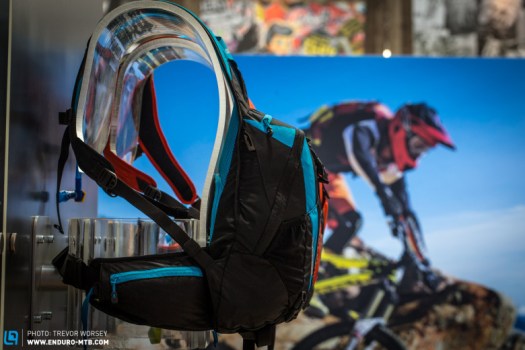 You can clearly see the lower position of the packs