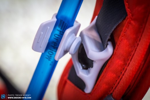 The Low Rider packs come equipped with a magnetic tube trap, making hose stowage easy